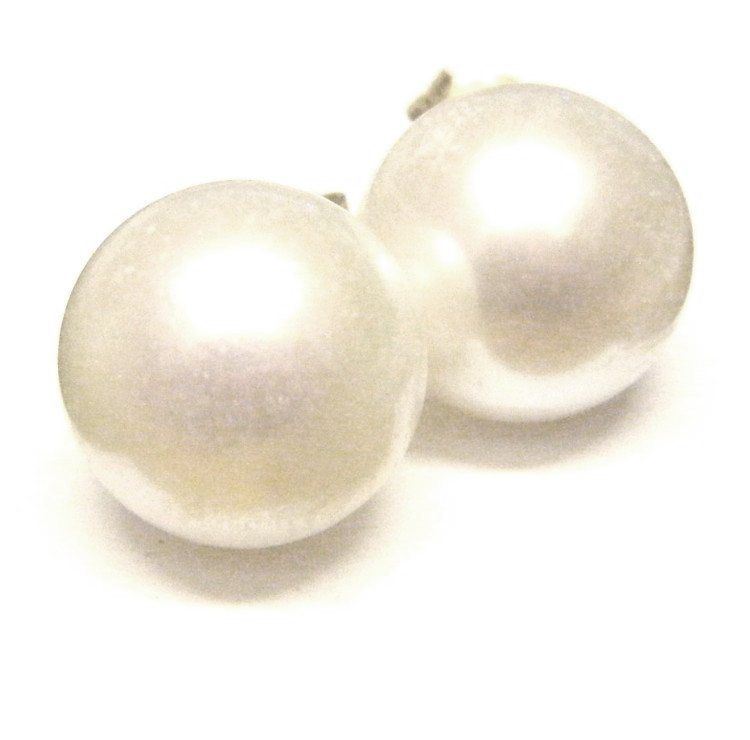 White AAA Round 11.5mm Pearl Earrings